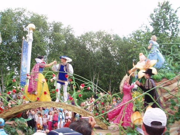 Специално за всички фенове на Снежанка, Пепеляшка и разни др.