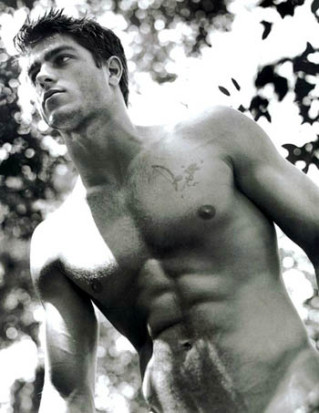 този не го знам кой е,ама ми допада.. :)